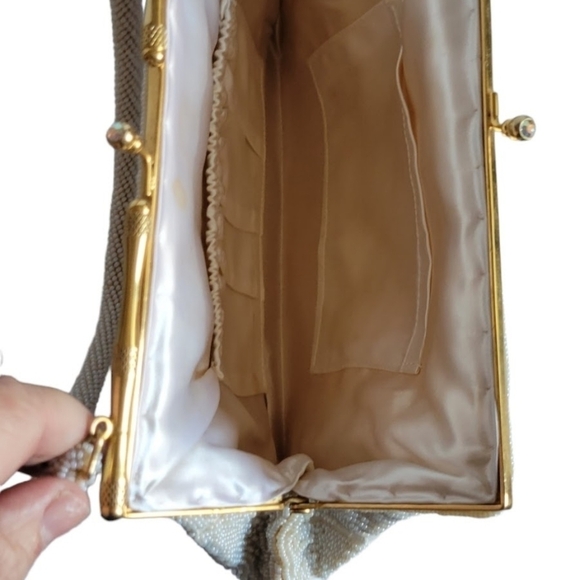 Vintage Handbeaded Clasp Purse - Picture 5 of 7